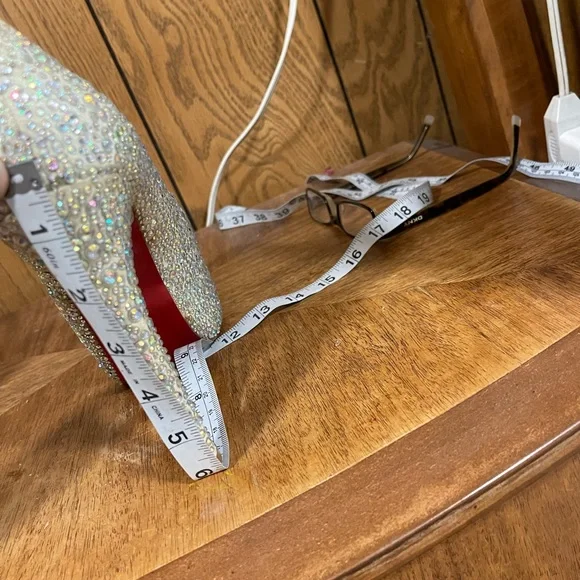 Christian Louboutin Embellished Daffodil Pumps Made in Italy-Size 39 ... - Picture 11 of 15